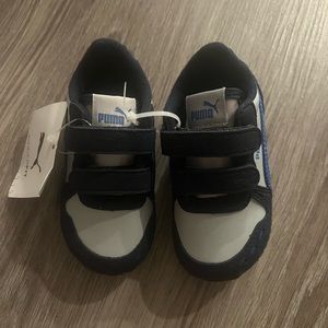 NWT PUMA Toddler Runner Velcro Sneakers